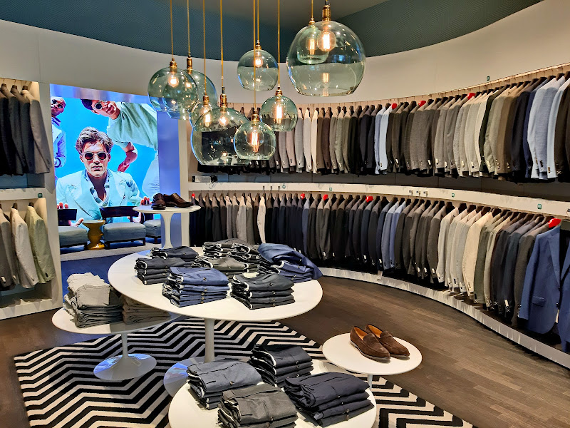 Suitsupply Roosevelt Field