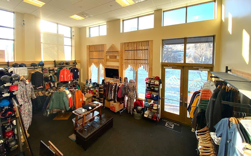 Base Mountain Sports - Breckenridge Park Avenue