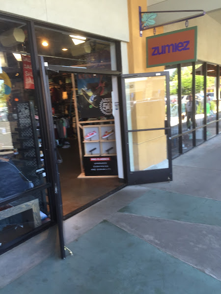 Zumiez