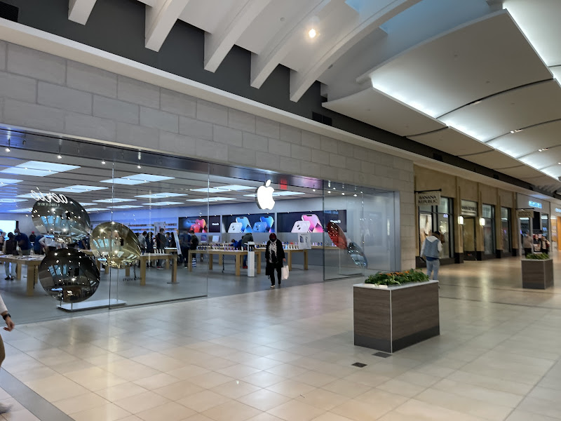 Apple Carrefour Laval