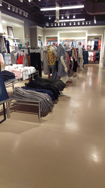 Banana Republic Factory Store