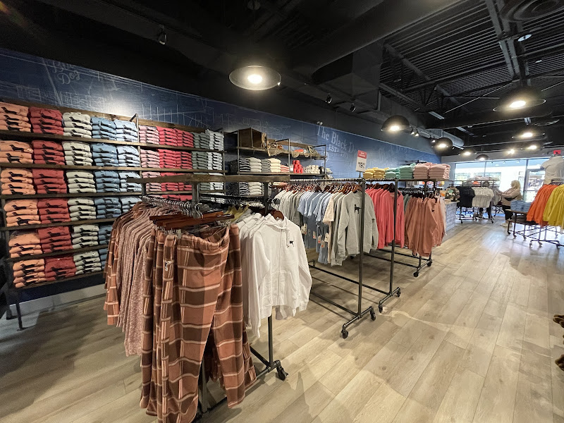 The Black Dog at Wrentham Village Premium Outlets