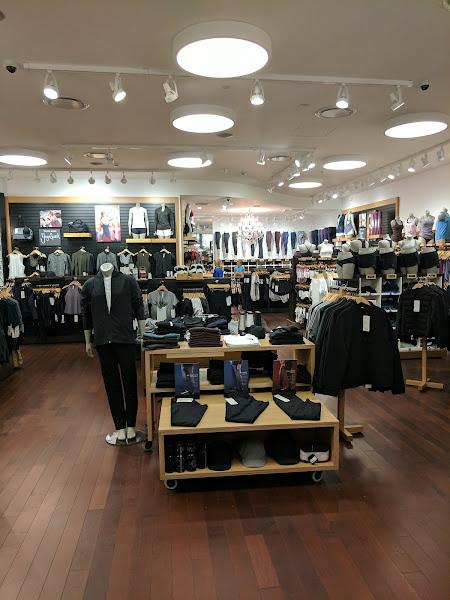OMEGA & Breitling Boutique The Westchester
