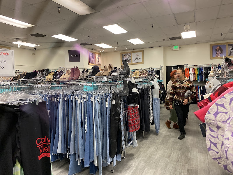 Plato's Closet Southcenter