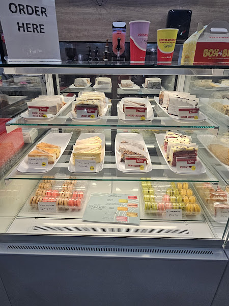 Pretzelmaker/Mrs. Fields Bakehouse