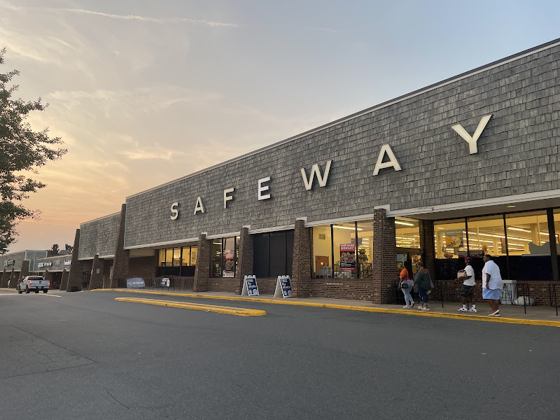 Courthouse Plaza Shopping Center