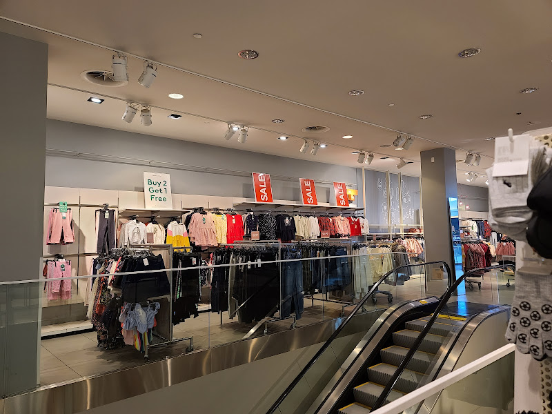 H&M