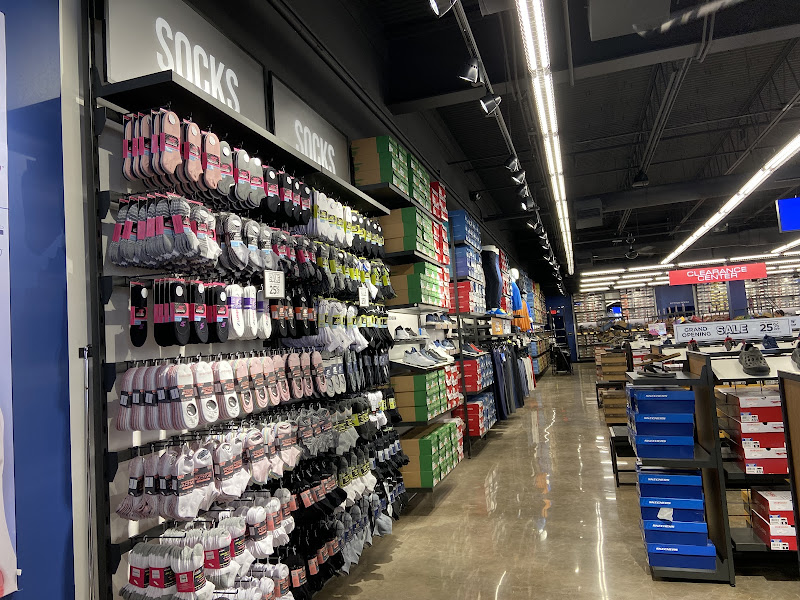 SKECHERS Warehouse Outlet