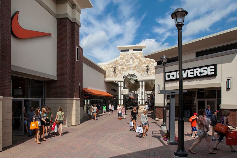 Twin Cities Premium Outlets