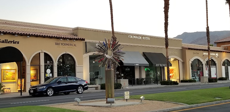 El Paseo Square