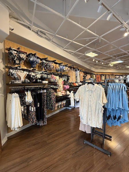 Hawaiian Island Creations - Kings' Shops
