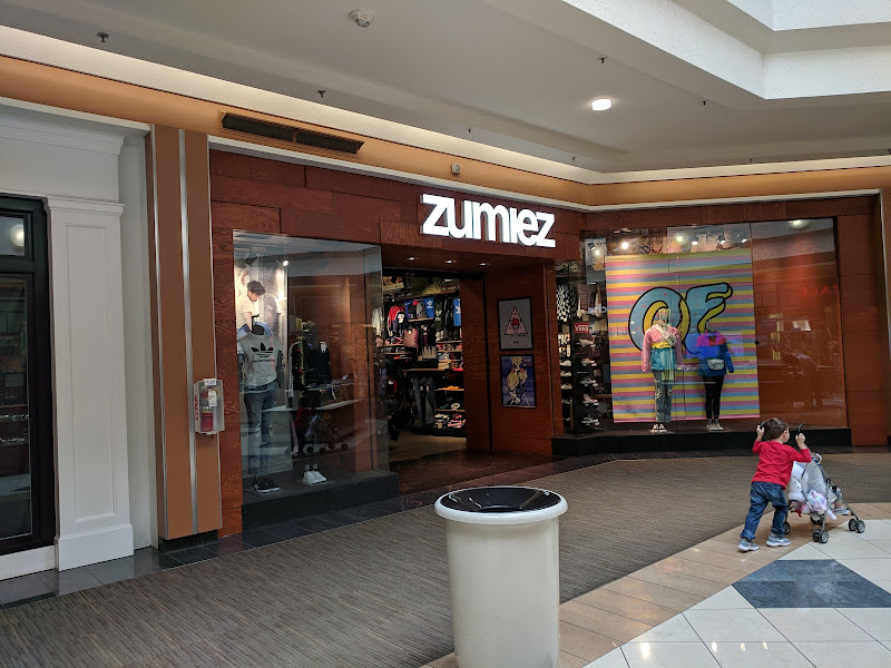 Zumiez