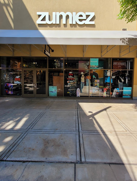 Zumiez