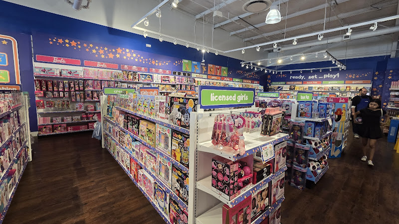 Toys"R"Us at San Marcos Tanger