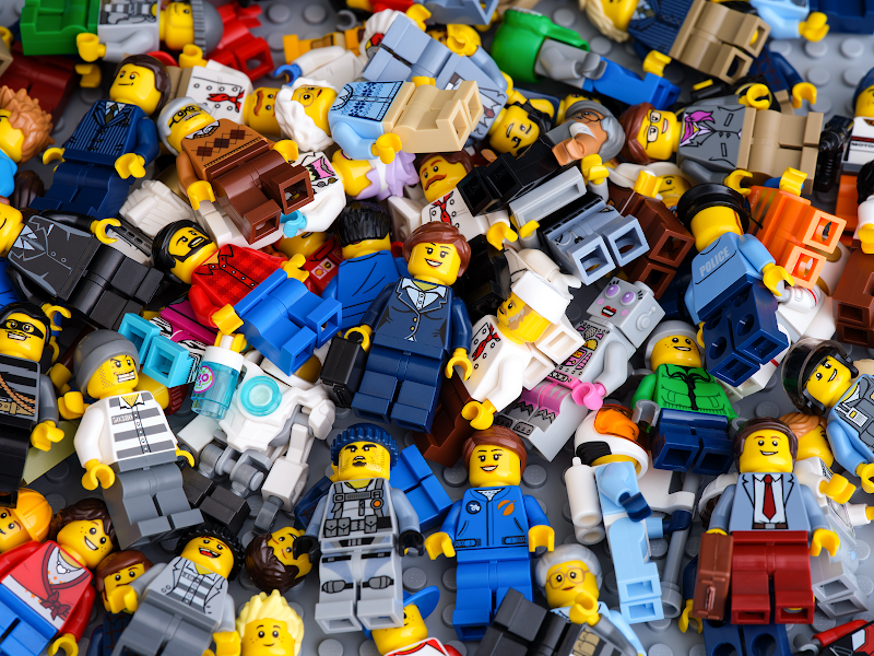 Bricks & Minifigs Columbia