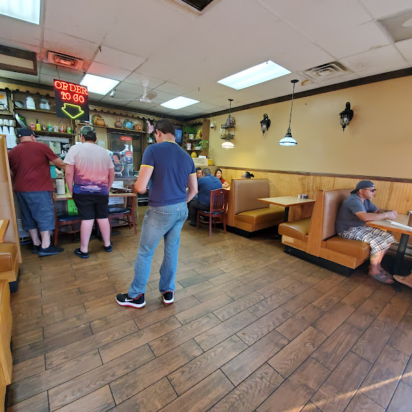 Bellos Restaurant of Elgin