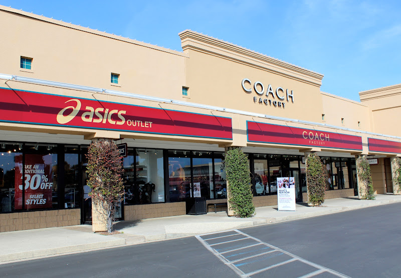 COACH Outlet