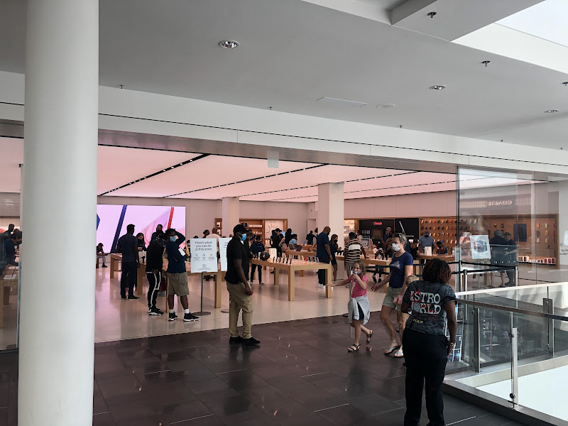 Apple Pentagon City