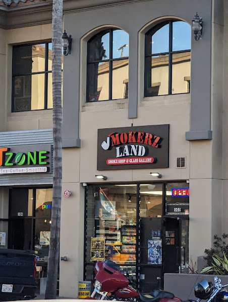 Smokerz Land 3 Smoke Shop