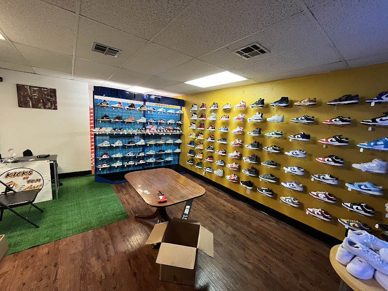 KicksByTom