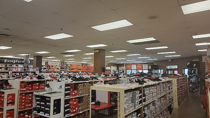 Famous Footwear Outlet