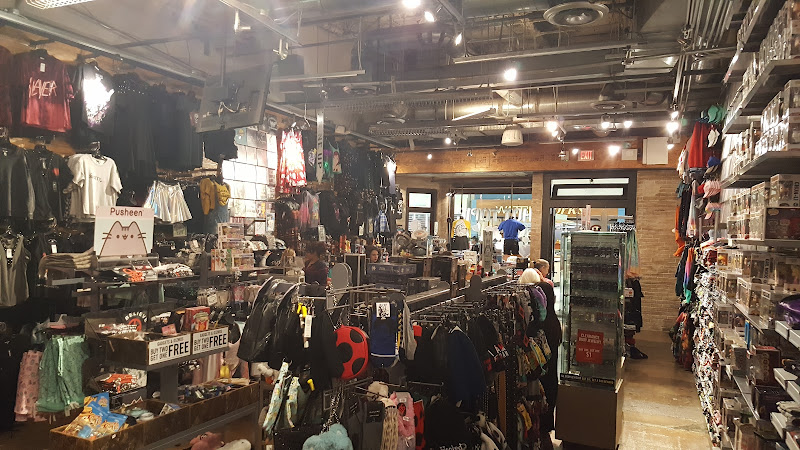 Hot Topic