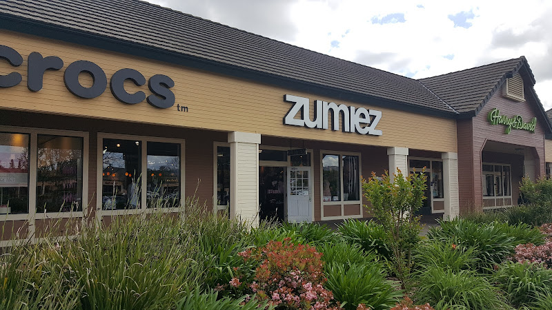 Zumiez