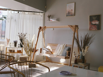 SIMPLE HOUSE - FLOWERS & GIFTS