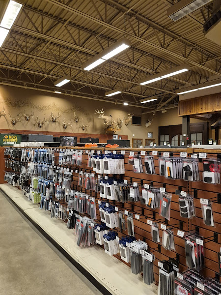 Bass Pro Shops/Cabela’s Boating Center