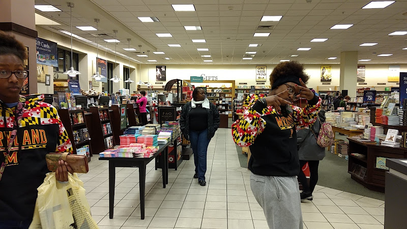 Barnes & Noble
