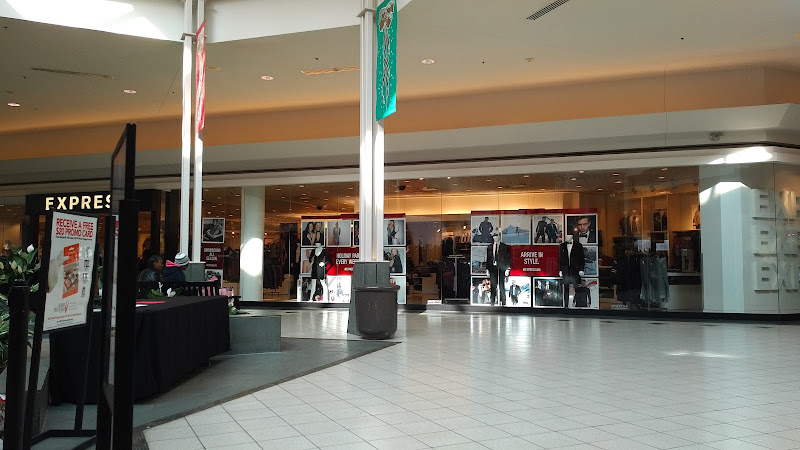 River Oaks Center