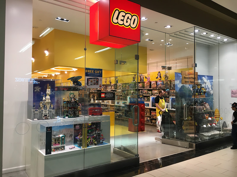 The LEGO® Store Palisades Center