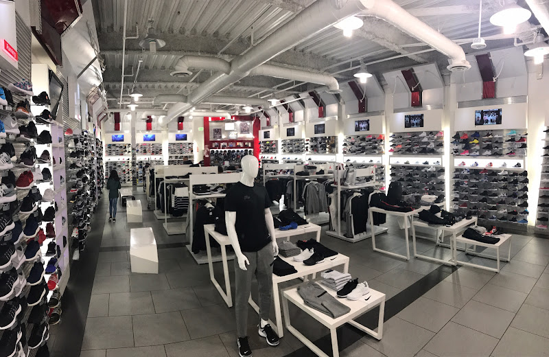 Shoe Palace