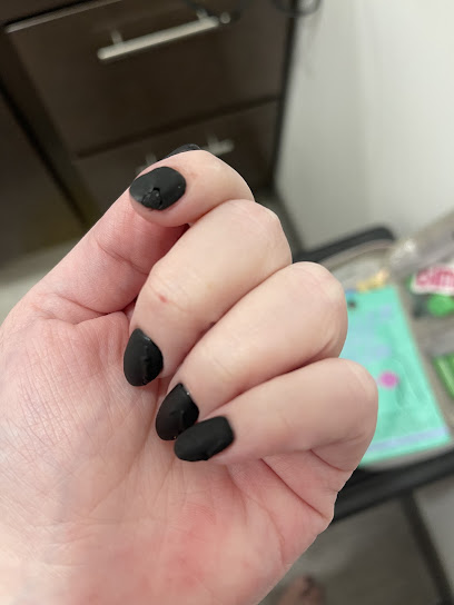 LA NAILS