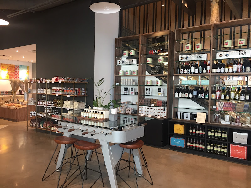 Mottola Grocery