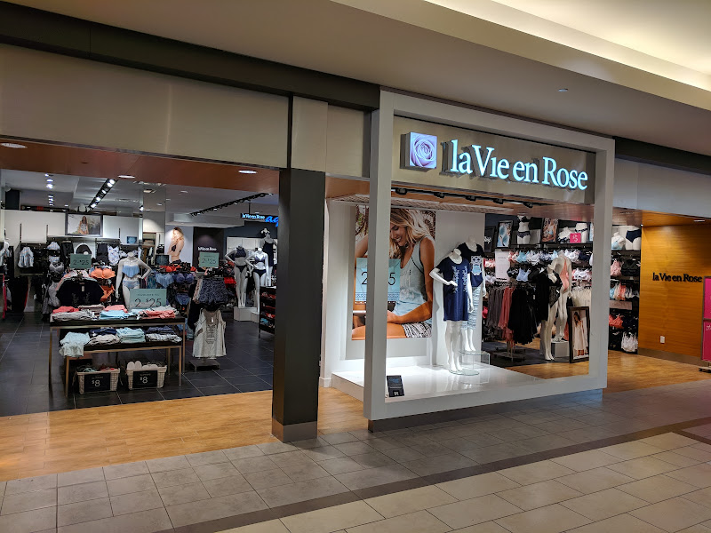 la Vie en Rose Stone Road Mall