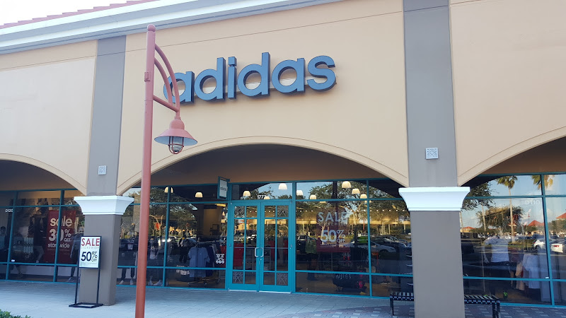 Vero Beach Outlets Guest Services