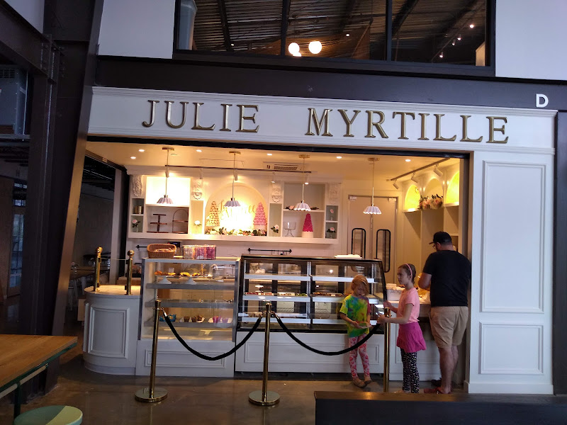 Julie Myrtille Bakery