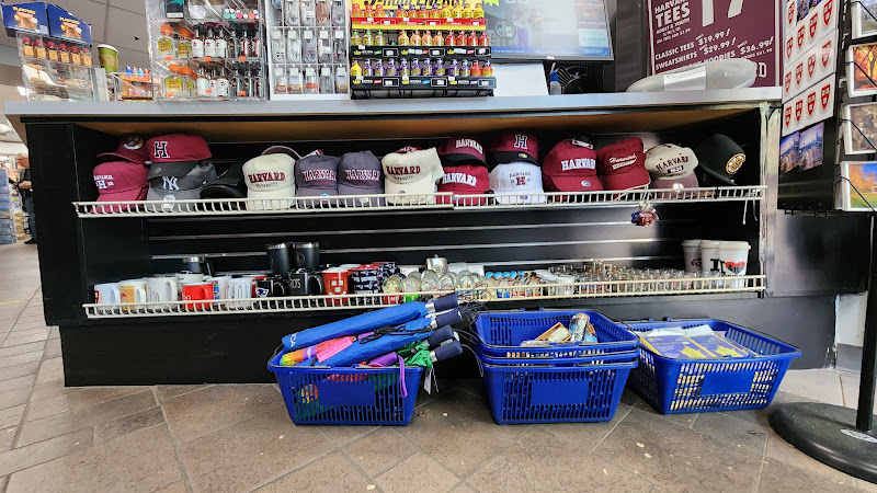 C'est Bon Market & Liquors