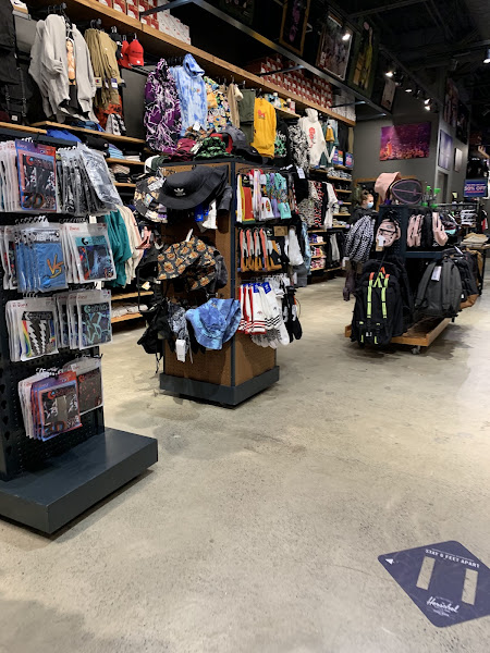 Zumiez
