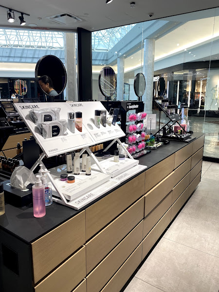 MAC Cosmetics