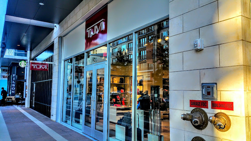 Tumi
