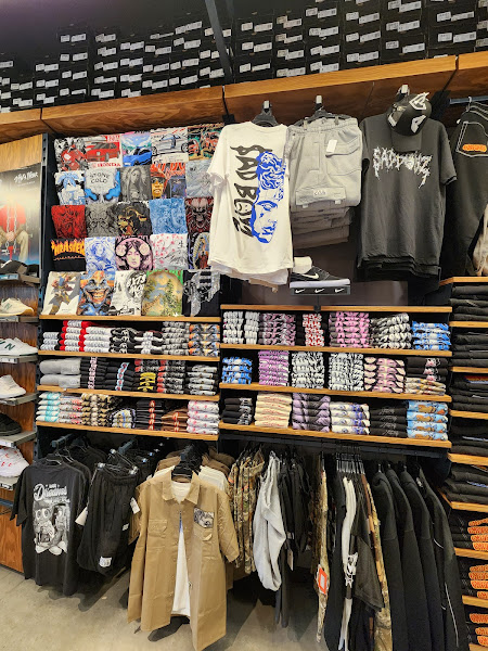 Zumiez