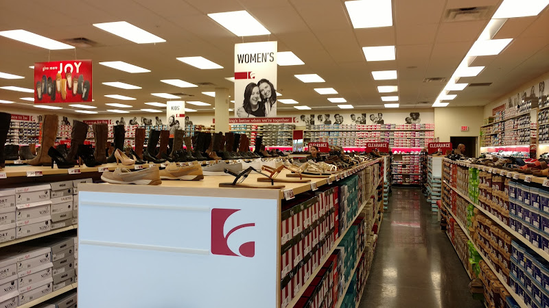 Famous Footwear Outlet