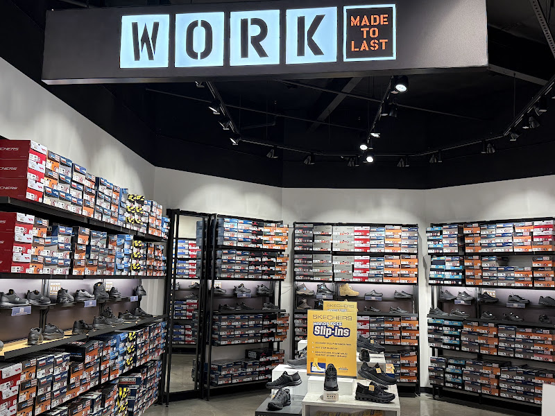 SKECHERS Warehouse Outlet
