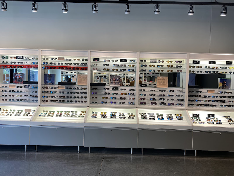 Sunglass Hut