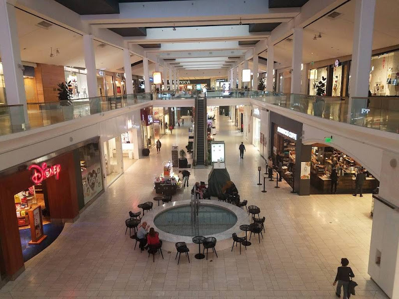 Fashion Square