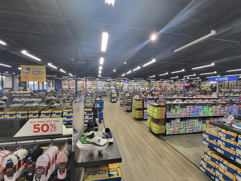SKECHERS Warehouse Outlet