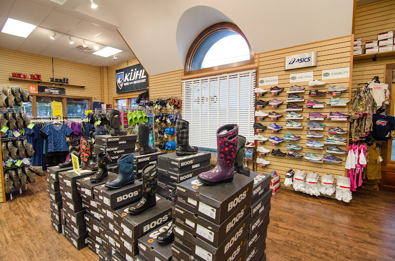 Lenny's Shoe & Apparel