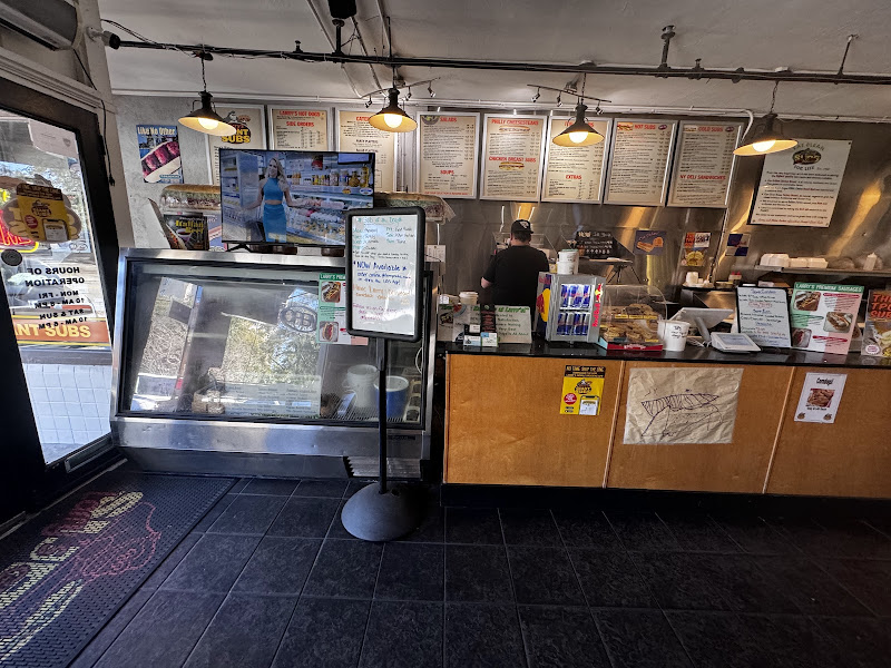 Larry's Giant Subs